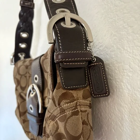 Y2K Coach Soho Signature Flap Buckle Small Canvas Shoulder Bag in Brown 060 6171 - Picture 4 of 11